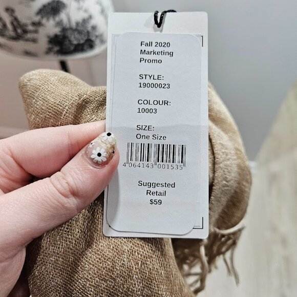 BNWT Beige Cream Olsen Scarf - Picture 9 of 9